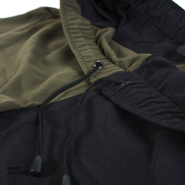 Stoney Creek Men's Jester Shorts in Bayleaf Black close up of drawcord