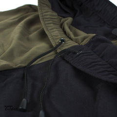 Stoney Creek Men's Jester Shorts in Bayleaf Black close up of drawcord