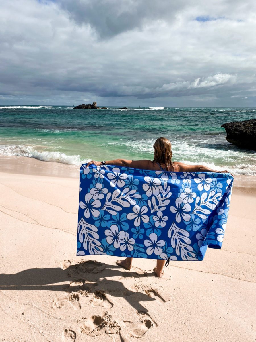 Newlyfe Aloha Beach Towel & Pouch