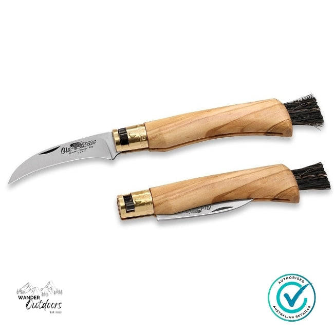 Two pocket knives with wooden handles on a white background, featuring the Wander Outdoors brand.