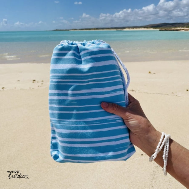 Newlyfe Beach Towel & Pouch Azure Pouch