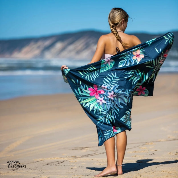 Newlyfe Beach Towel & Pouch Byron on the beach