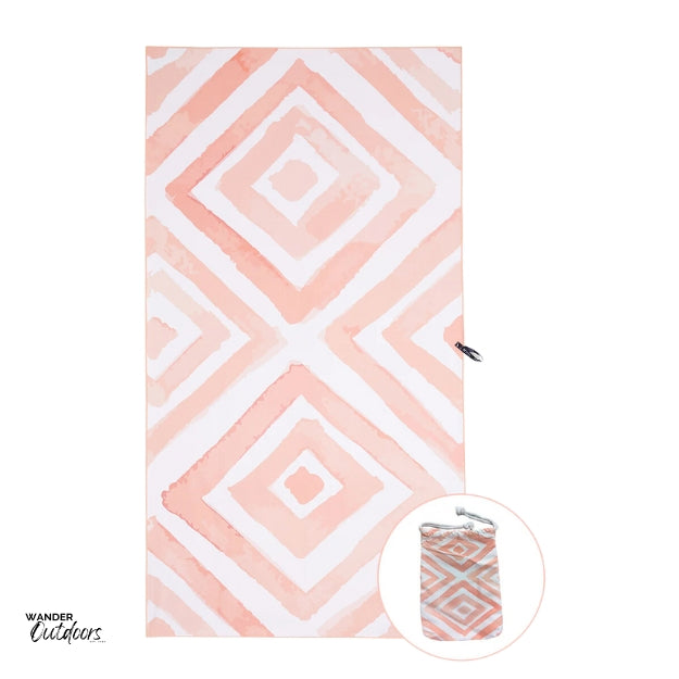 Newlyfe Beach Towel & Pouch Coral Reef