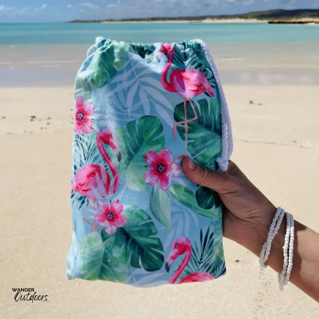 Newlyfe Beach Towel & Pouch Flamingo Pouch