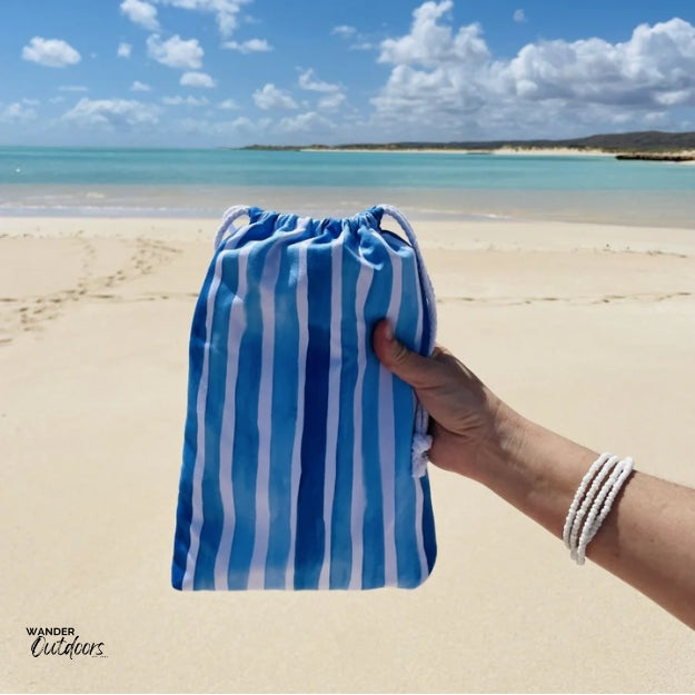 Newlyfe Beach Towel & Pouch Ocean Blue Pouch