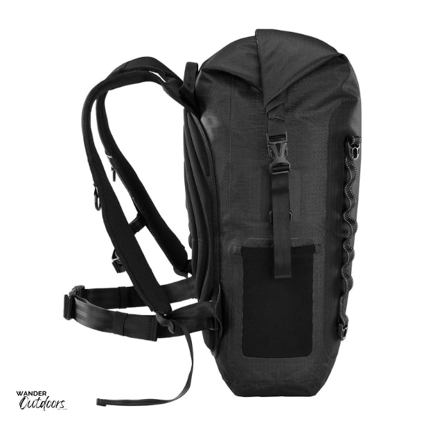 SkogAKust BackSåk Pro - Waterproof Black Backpack Side View