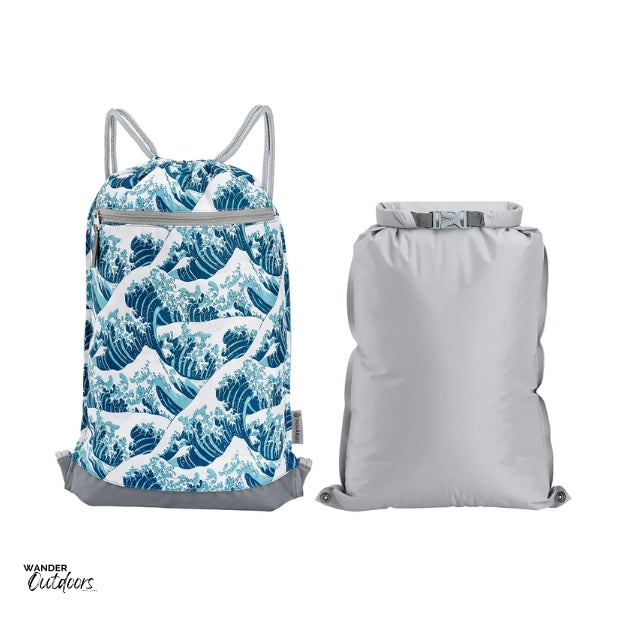 SkogAKust GymSåk 2-in-1 dry bag drawstring bag, Waves design with removable waterproof dry bag displayed next to it