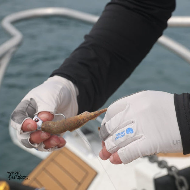 Stoney Creek Apex Fishing Sun Gloves putting on bait