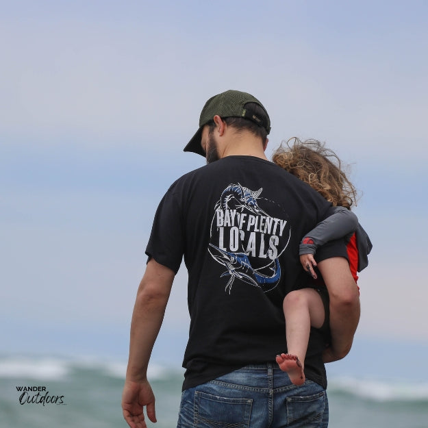 Stoney Creek Bay of Locals Tee at the beach with kids