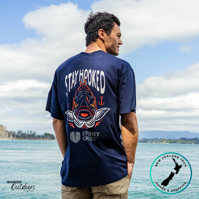 Stoney Creek Men’s Stay Hooked Snapper Tee