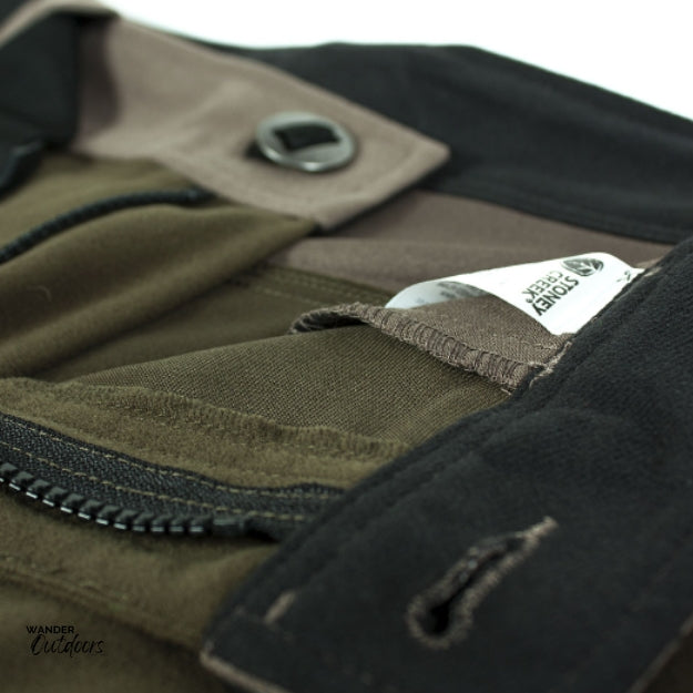 Stoney Creek Men's MicroTough Cargo Shorts in Bayleaf Close up of Buttons