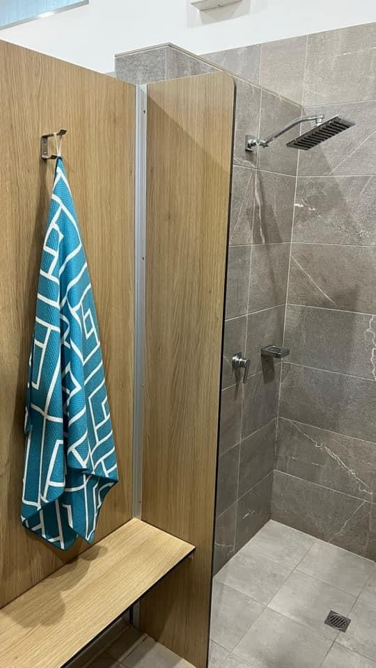 Newlyfe Teal Bath Towel - Wander Outdoors
